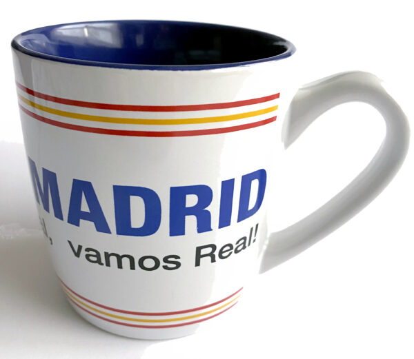 Real Madrid taza azul bicolor en caja - Imagen 3